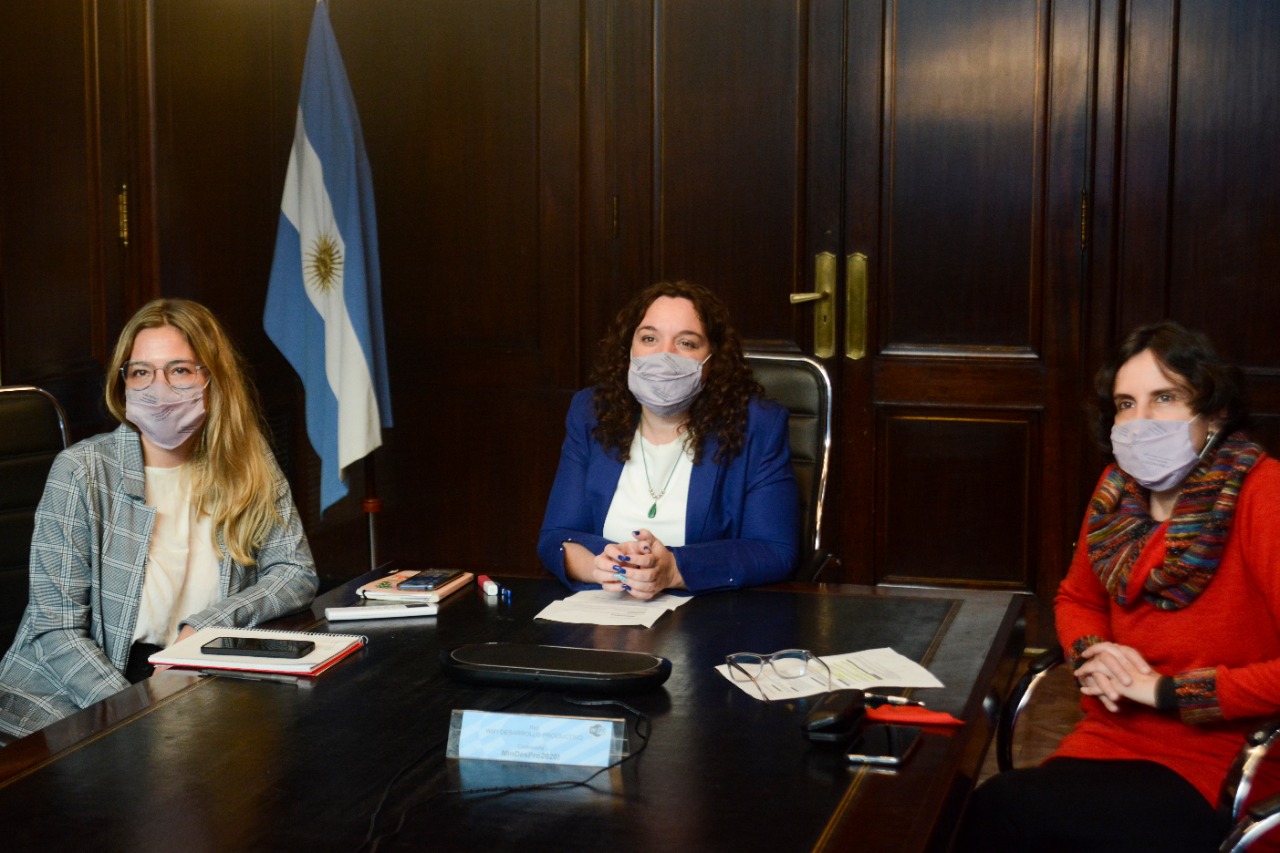 Las entrevistadoras: Andrea Gasparetti, Paula Basaldúa y Silvina Ferreira 